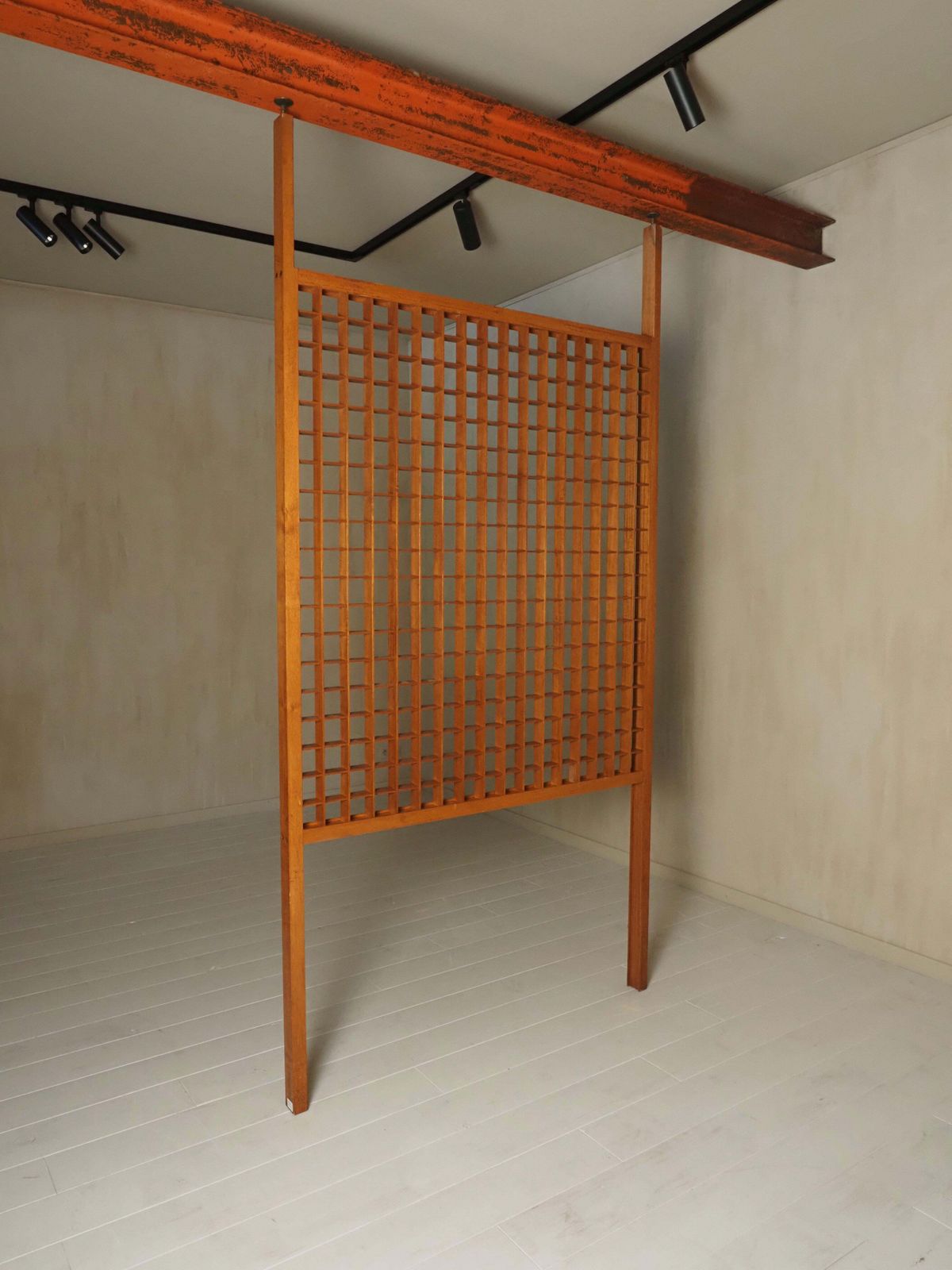 Wooden Room Divider With Lattice Design photo for sale