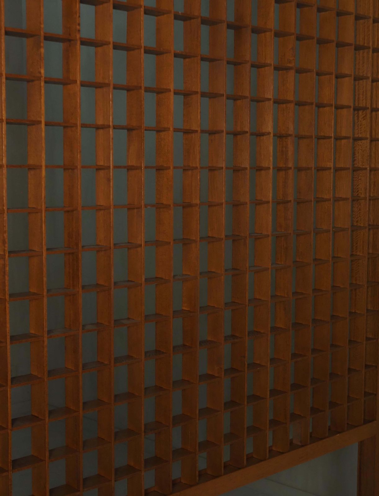 Wooden Room Divider With Lattice Design photo vinterior