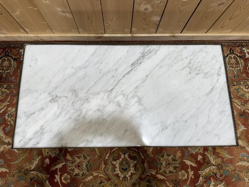 Table Basse De Style Louis XVI En Marbre Blanc Et Merisier photo for sale