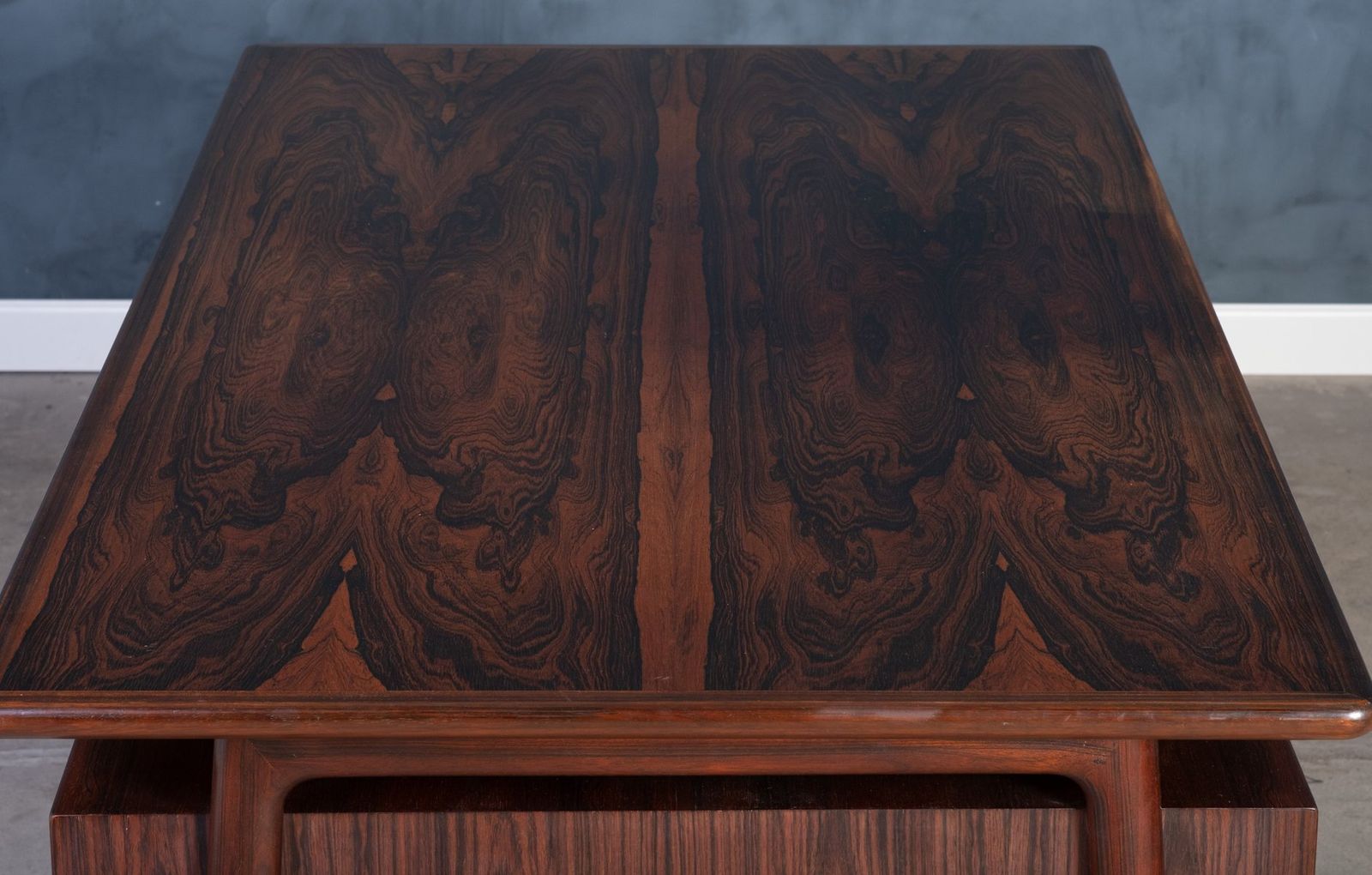 photo furniture Palissander Bureau Van Gunni Omann Voor Omann Jun Møbelfabrik, Ca. Jaren 1960