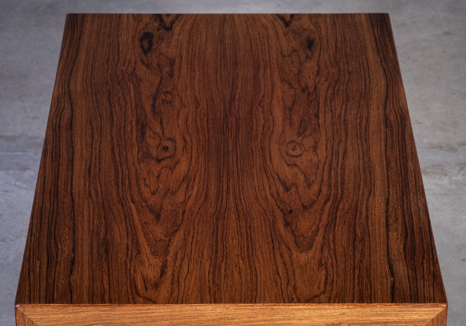 Rozenhout bijzettafel van Severin Hansen voor Haslev Møbelfabrik, ca. jaren 1950 photo buy