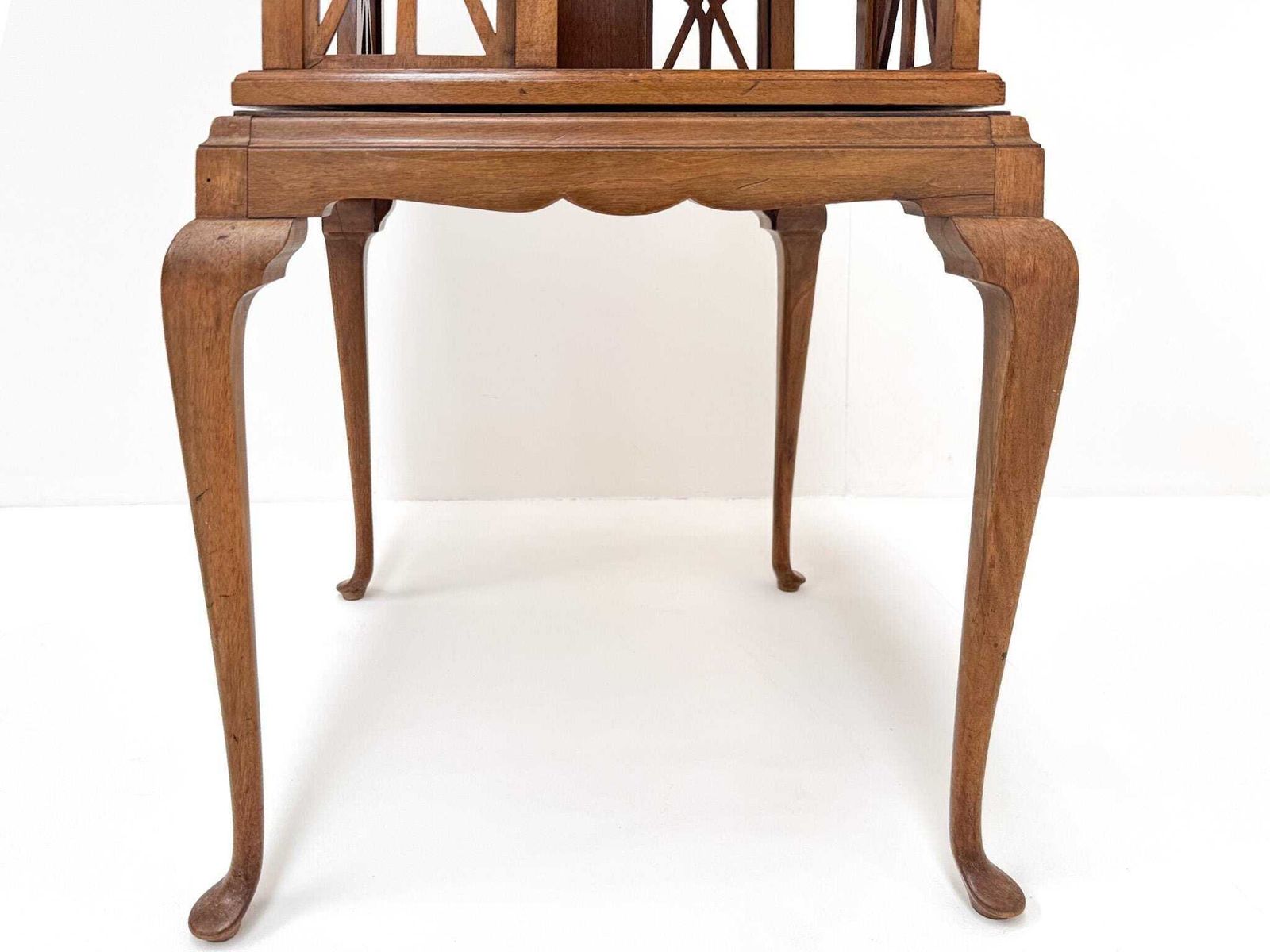 Antique Burl Walnut Revolving Side Table, Wortelnoot Book Table Ca. 1900 photo vinterior