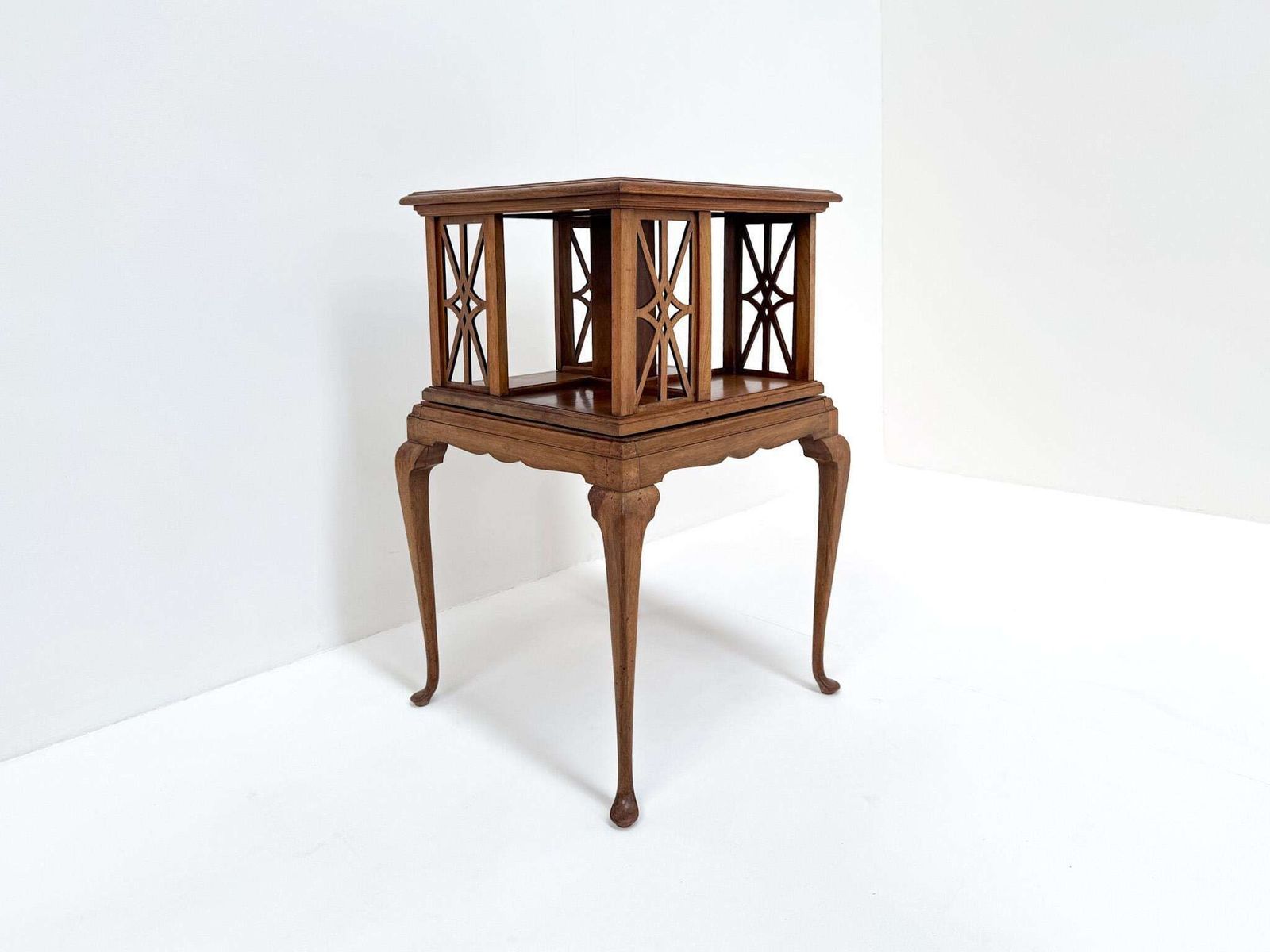 Antique Burl Walnut Revolving Side Table, Wortelnoot Book Table Ca. 1900 photo vintage