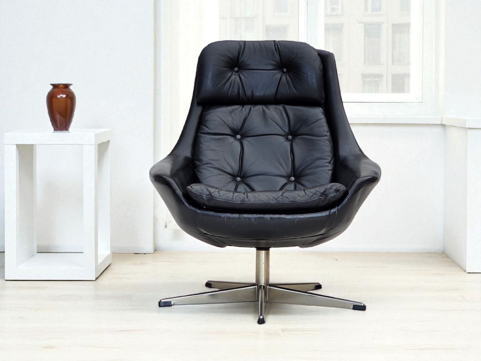 1970s, Danish Swivel Chair By H.W.Klein For Bramin Møbler, Furniture Leather.