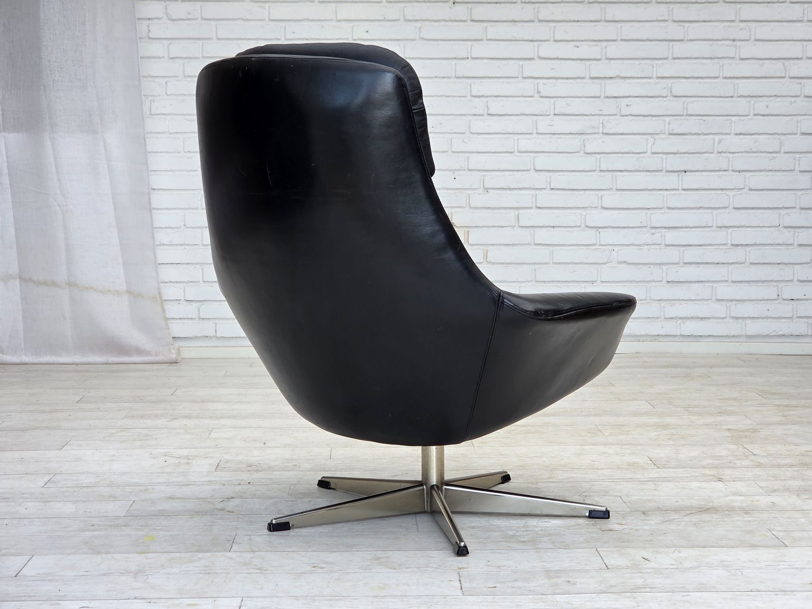 1050.0 1970s, Danish Swivel Chair By H.W.Klein For Bramin Møbler, Furniture Leather. photo
