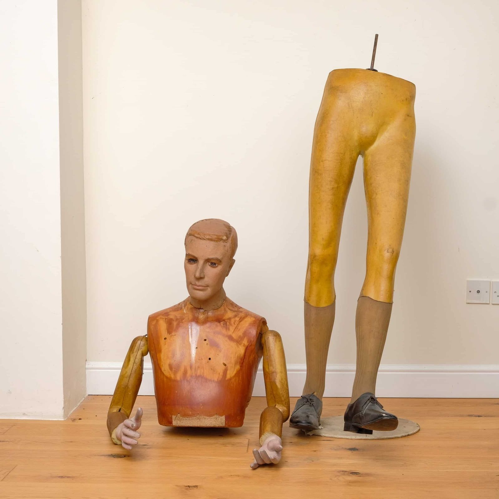 photo vinterior Rare Articulated Shop Store Rubberised Mannequin