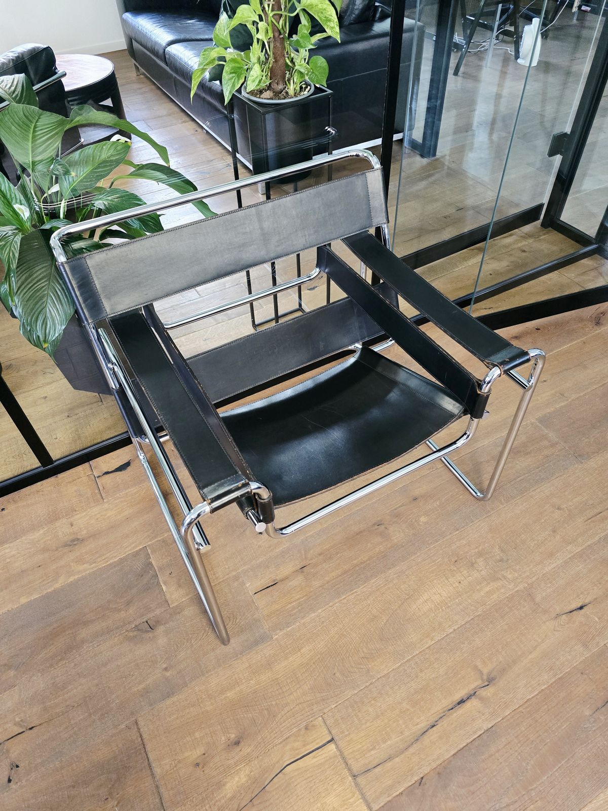 photo vintage 60s Wassily Chair By Marcel Breuer For Gavina (Original)