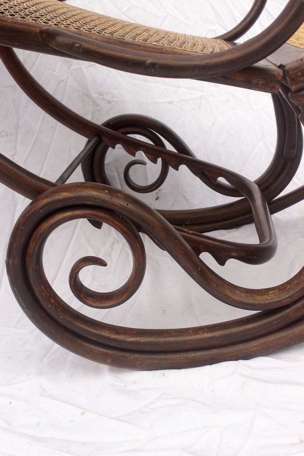 Antique Thonet Bentwood Reclining Daybed, Vienna Ca. 1900 – Adjustable Beechwood Lounge With Wicker Seat photo 2000.0