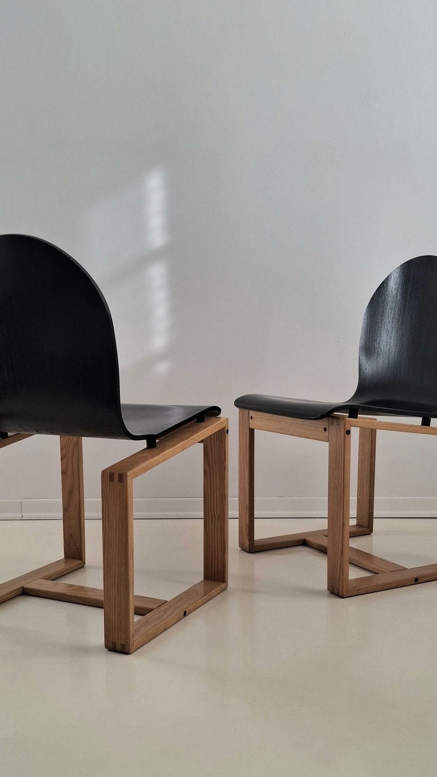 70s Italian Minimalist Bentwood Chairs, Ash And Ebonised 1 Of 2 photo 1900.0