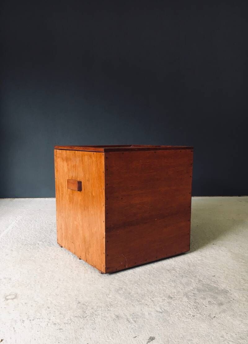 Handgemaakte Kubusvormige Bijzettafel Met Opbergruimte, België, Ca. Jaren 1950 photo for sale