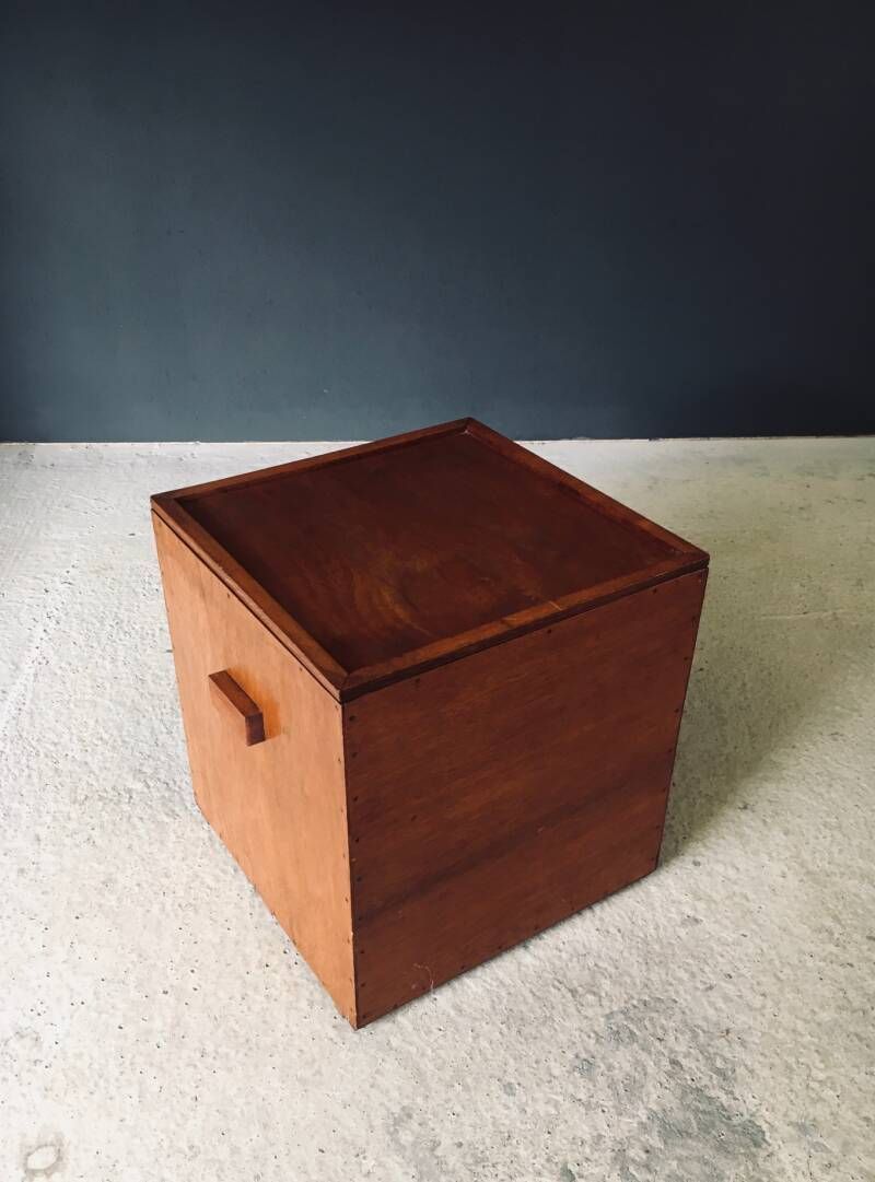 Handgemaakte Kubusvormige Bijzettafel Met Opbergruimte, België, Ca. Jaren 1950 photo Woonaccessoires