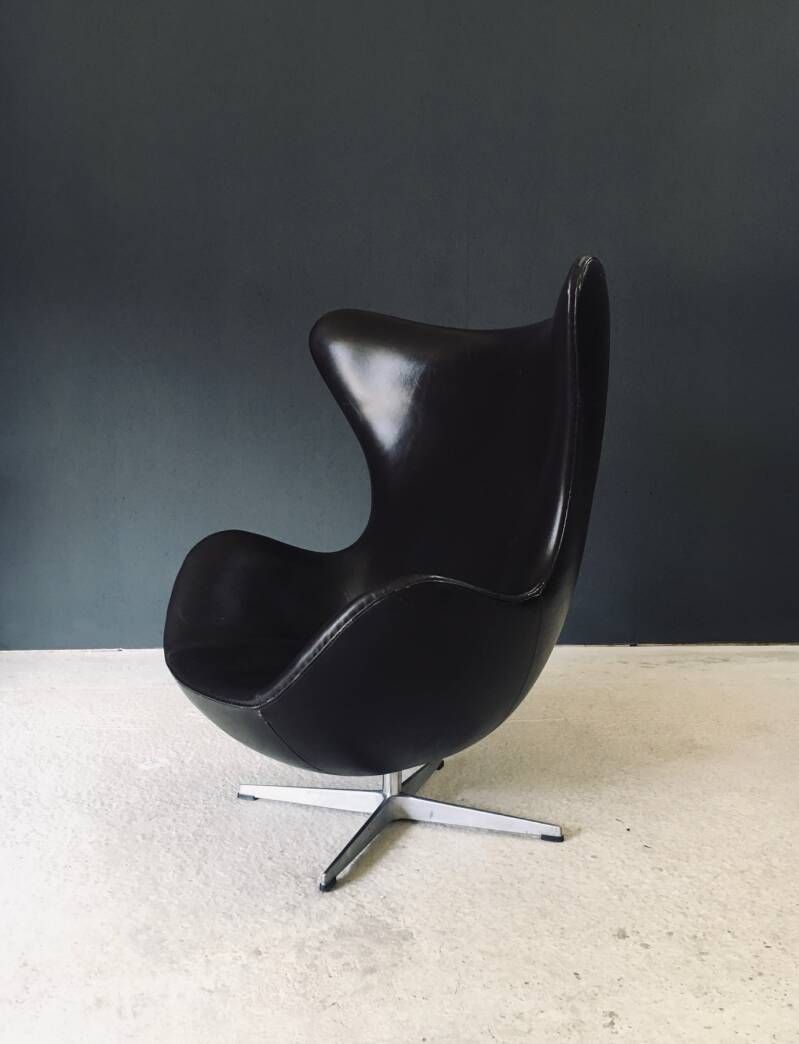 Midcentury Modern Scandinavian Design Leather Egg Chair By Arne Jacobsen, Denmark 1970's photo Furniture