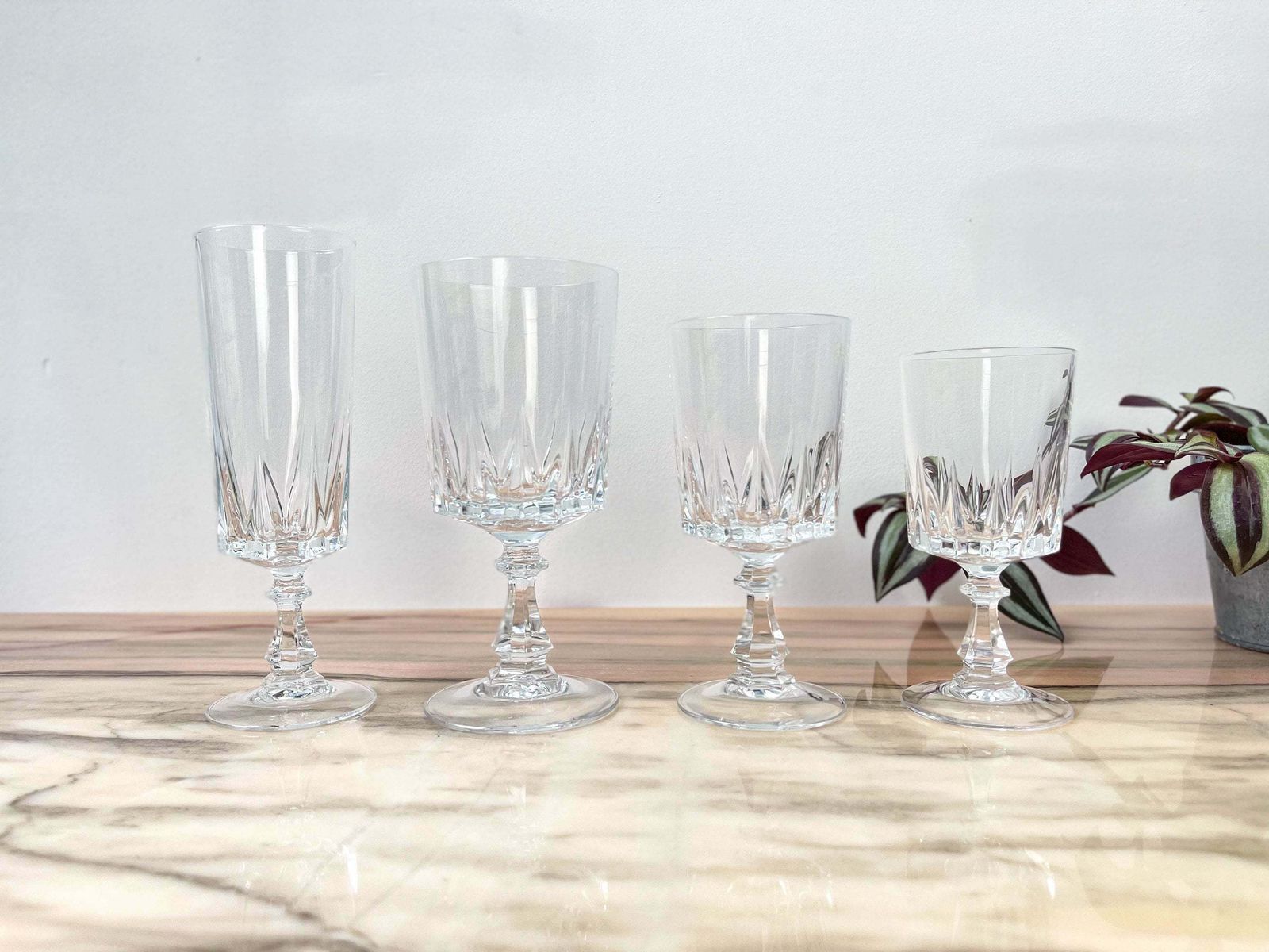 6 Cristal D'arques White Wine Glasses Louvre Model ~ Crystal Stemmed Glasses ~ Vintage Wine Glasses ~ Crystal Glasses ~ 20th Century photo vinterior