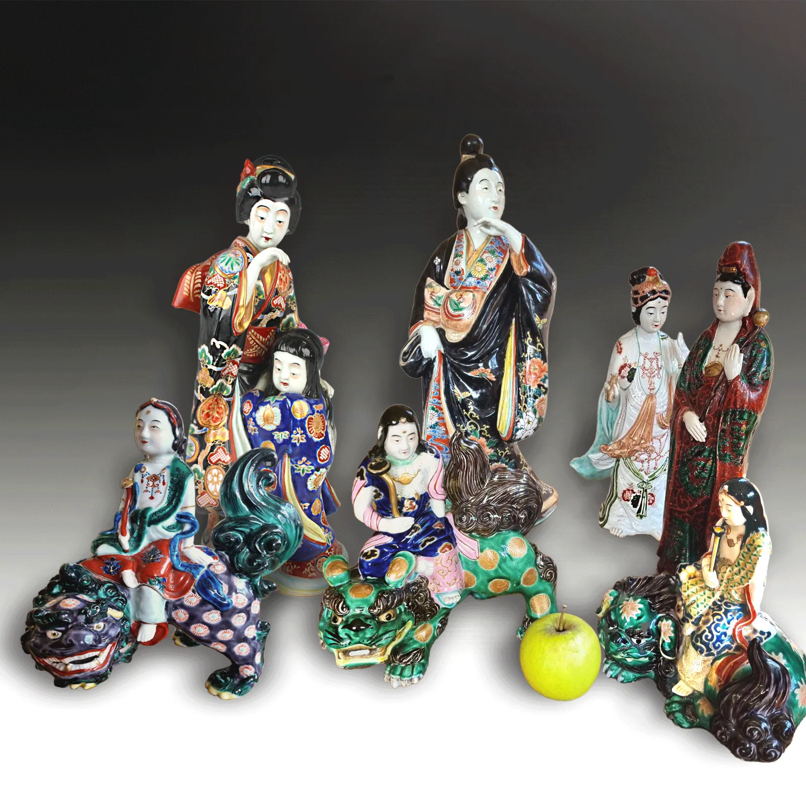 photo furniture Japanese Meiji Period Kutani "Kannon On Shishi" Exceptionally Decorated 21cm W
