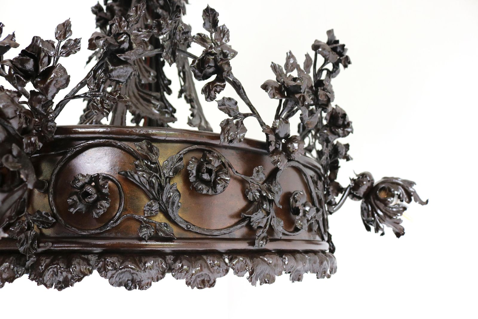 Monumentale Arts And Crafts Smeedijzeren Kroonluchter, Toegeschreven Aan Louis Van Boeckel photo for sale