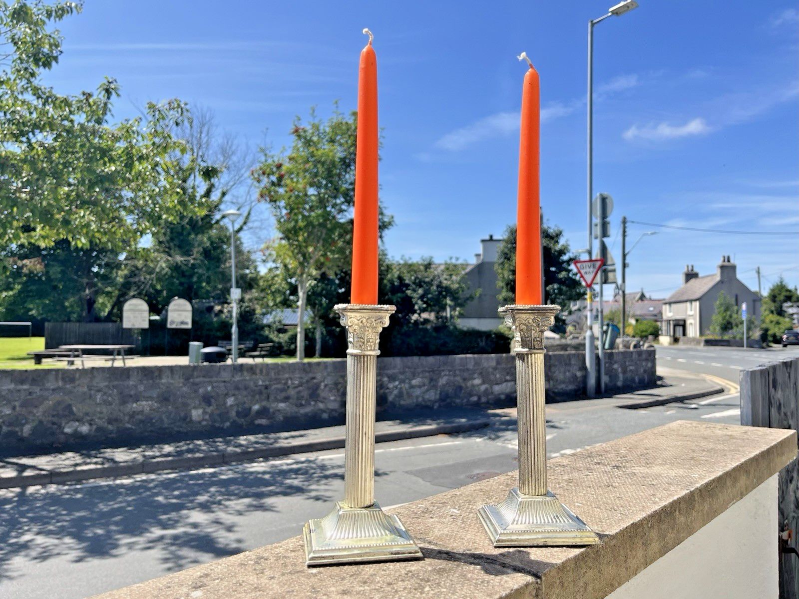photo vintage Pair Of 8.25" Antique Epns Corinthian Column Pillar Candlesticks Candle Holders