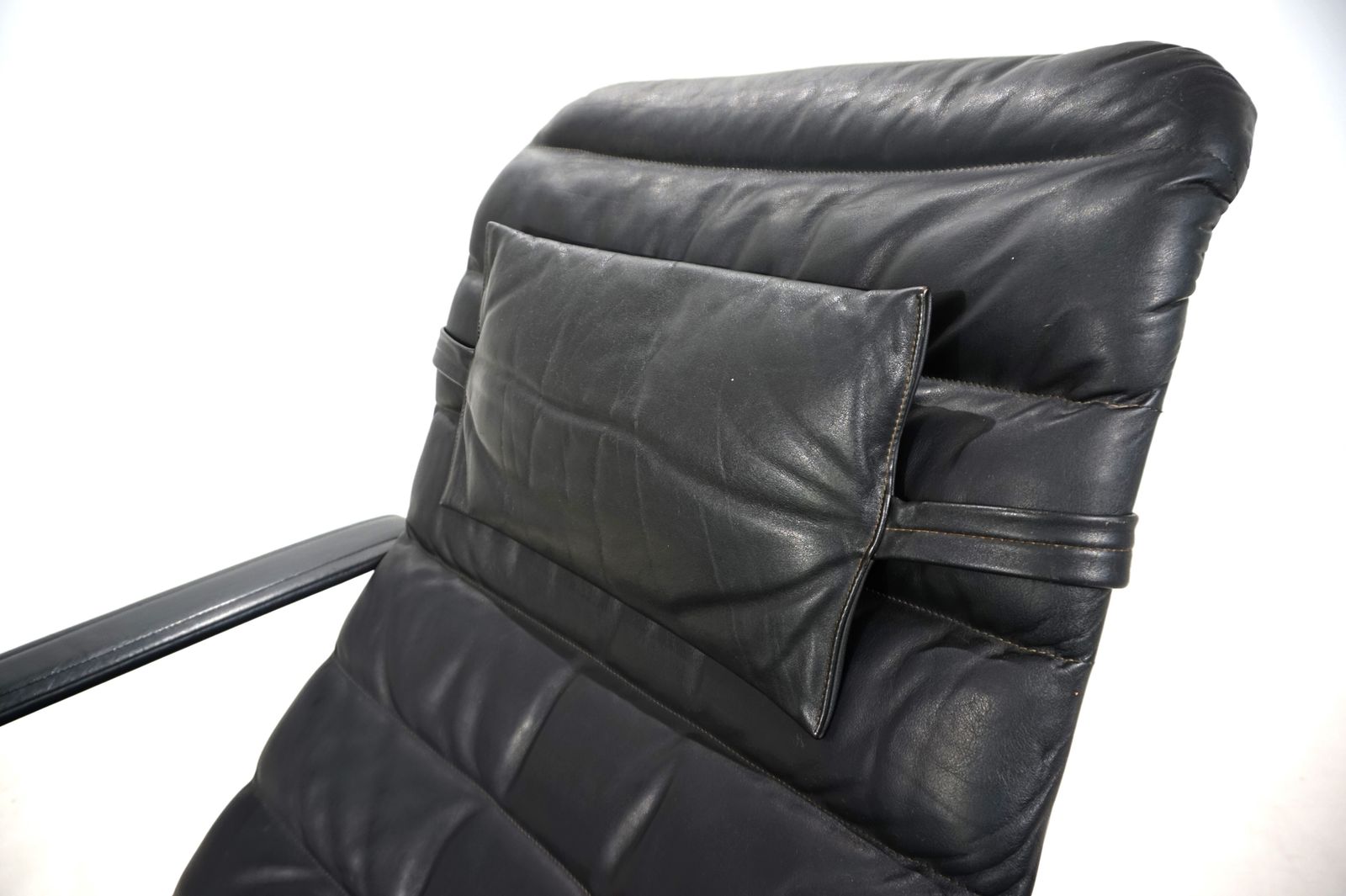 Asko Pulkka Leather Lounge Chair By Ilmari Lappalainen, 1960 photo vinterior