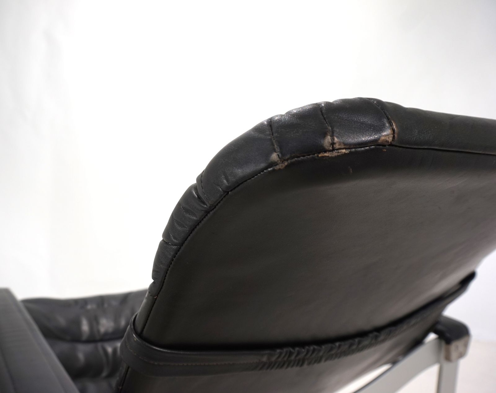 Furniture Asko Pulkka Leather Lounge Chair By Ilmari Lappalainen, 1960 photo
