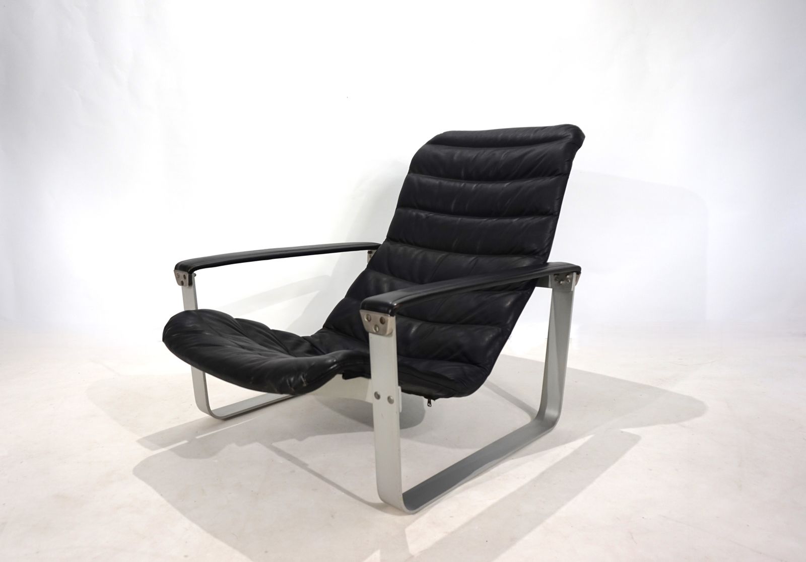 1450.0 Asko Pulkka Leather Lounge Chair By Ilmari Lappalainen, 1960 photo