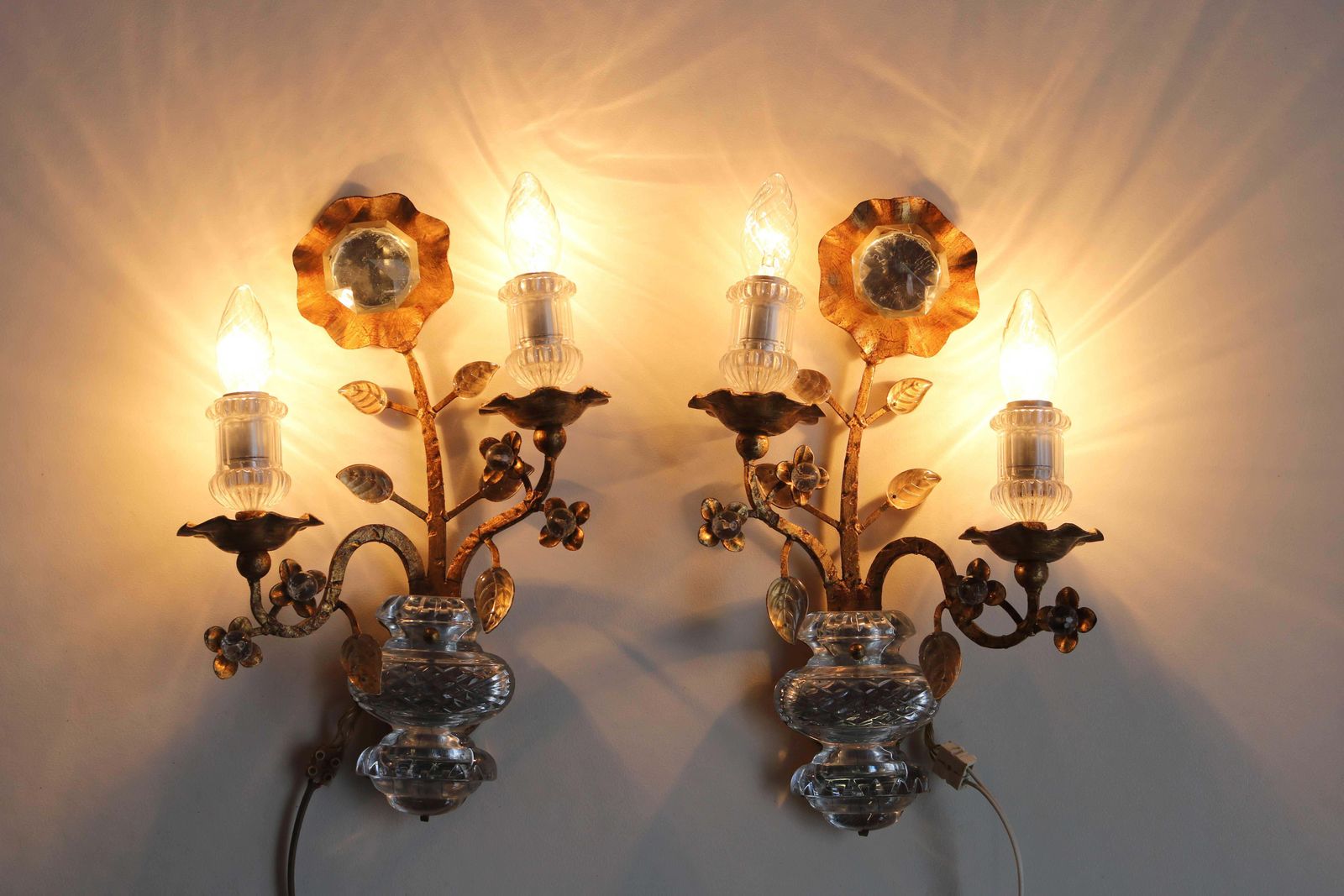Rare Maison Baguès Set Of Two Gilt ‘Rose’ Scones French Crystal Wall Lamps 1960s photo Lighting