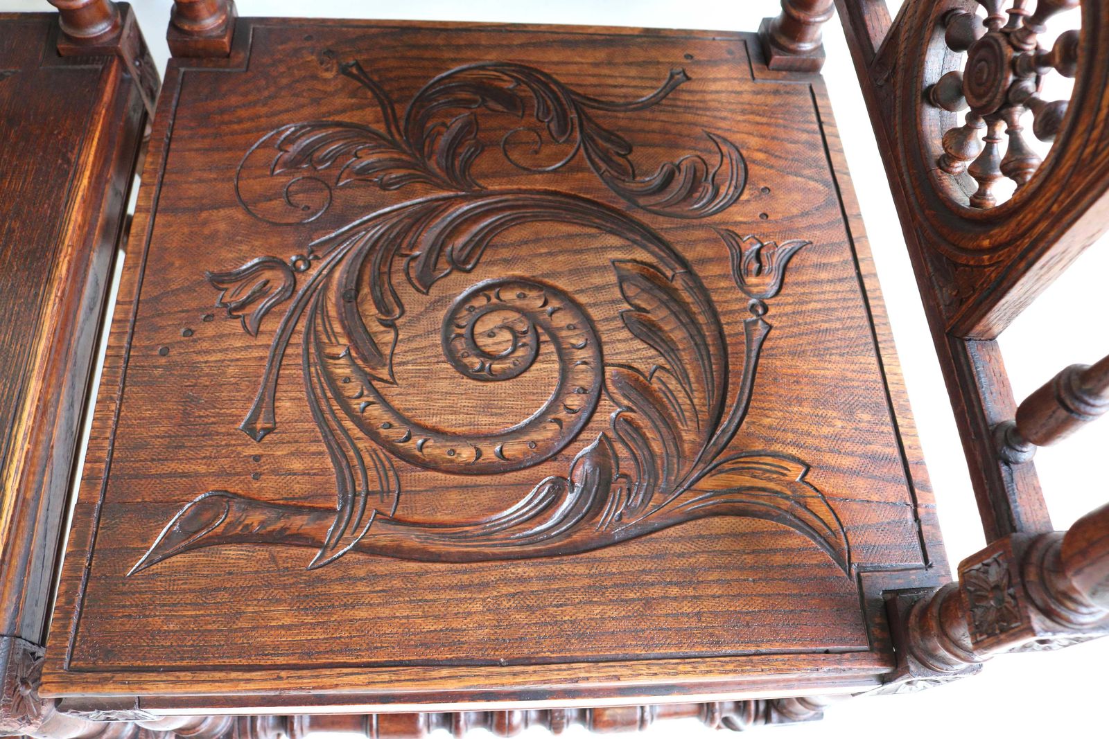 3551.0 Set Antieke 19e Eeuwse Franse Hoekstoelen – Breton Bretagne Renaissance Eiken photo