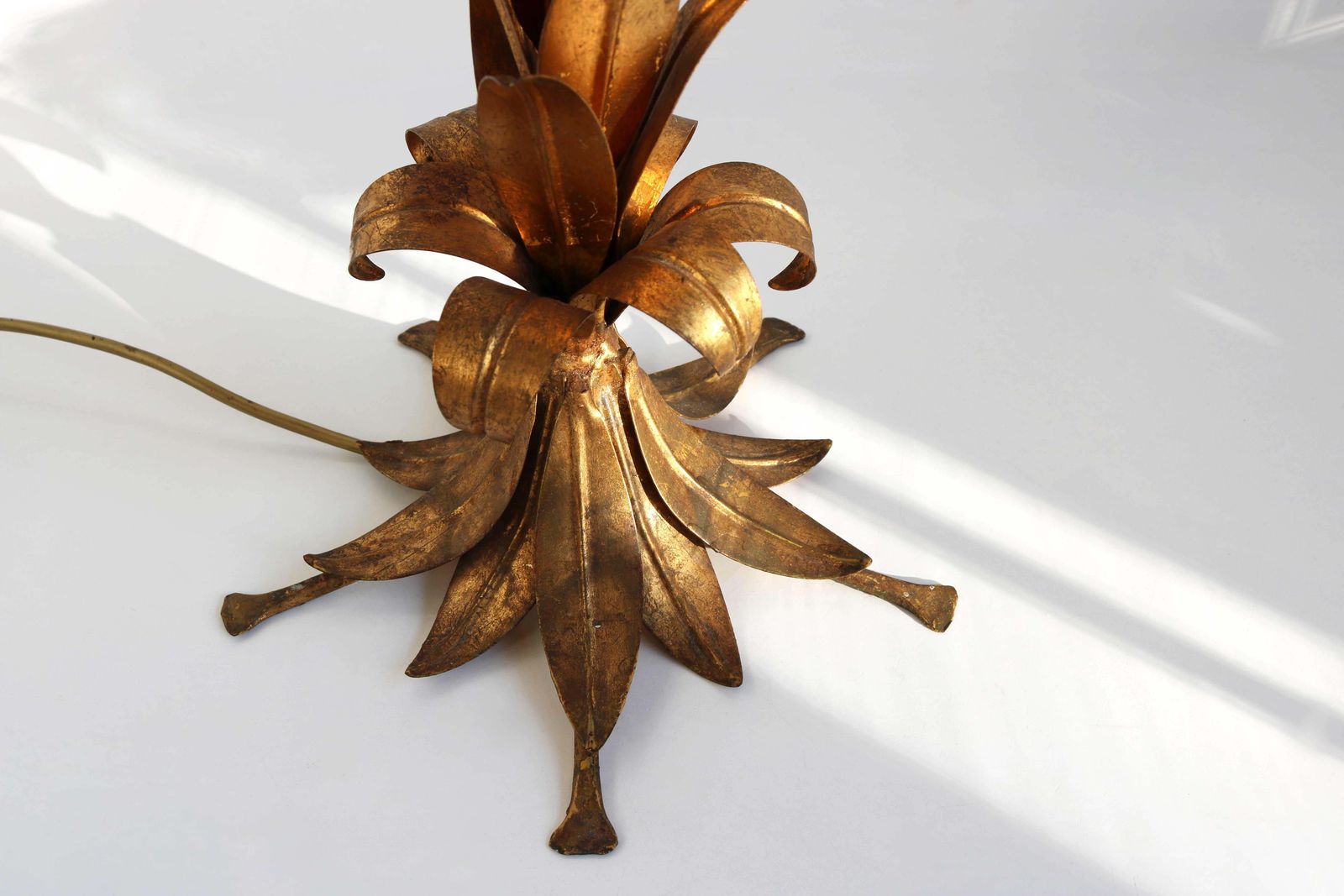 photo furniture Stunning Gilt Palm Tree Table Lamp By Hans Kögl, 1970s Design Hollywood Regency