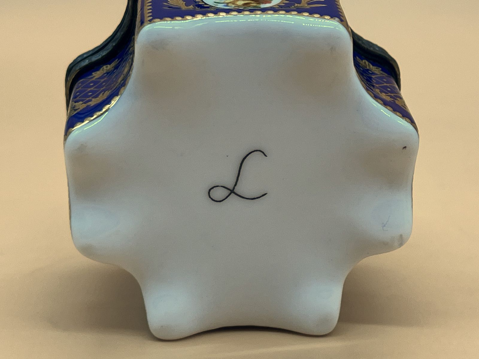 Limoges Porcelain Cobalt & Gold Trinket Box With 4 Internal Glass Perfume Bottles. photo vinterior
