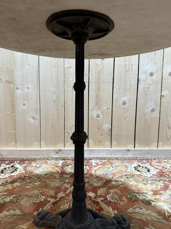 Table De Bistrot Ronde Pied Fonte Et Marbre photo for sale