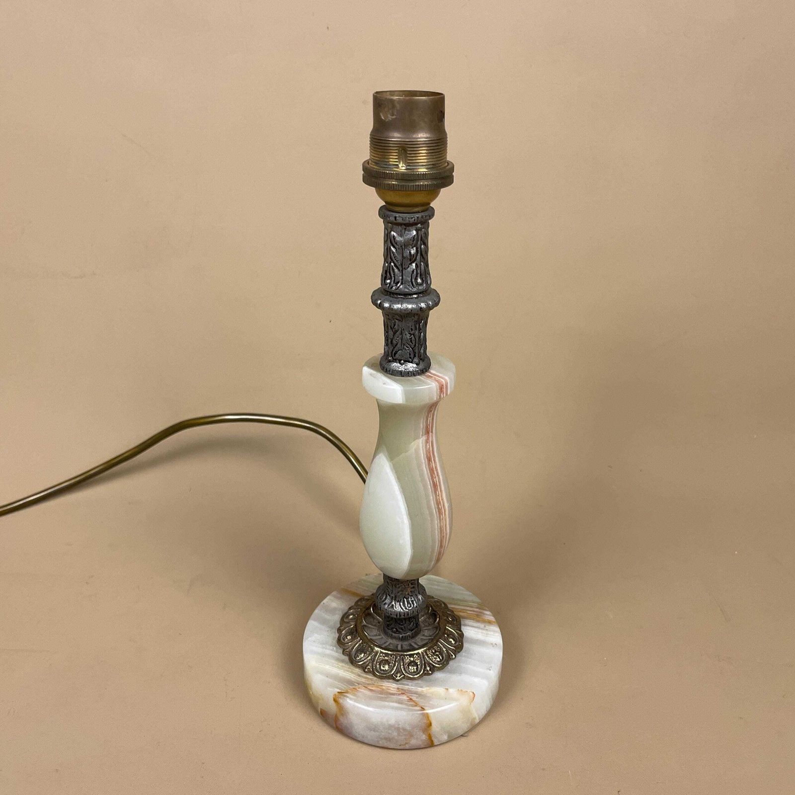 Antique Green Onyx Marble Lamp Light Bedside Brass Gold Metal Ornate Vintage Round Base Marbled Pattern Classic Column Natural