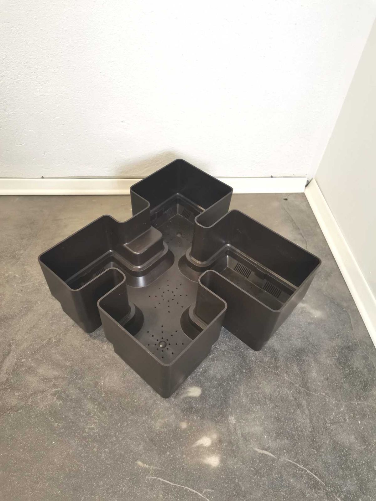 566.0 Vastill Dark Brown Plastic Planter By Michael Mccann, 1970s photo