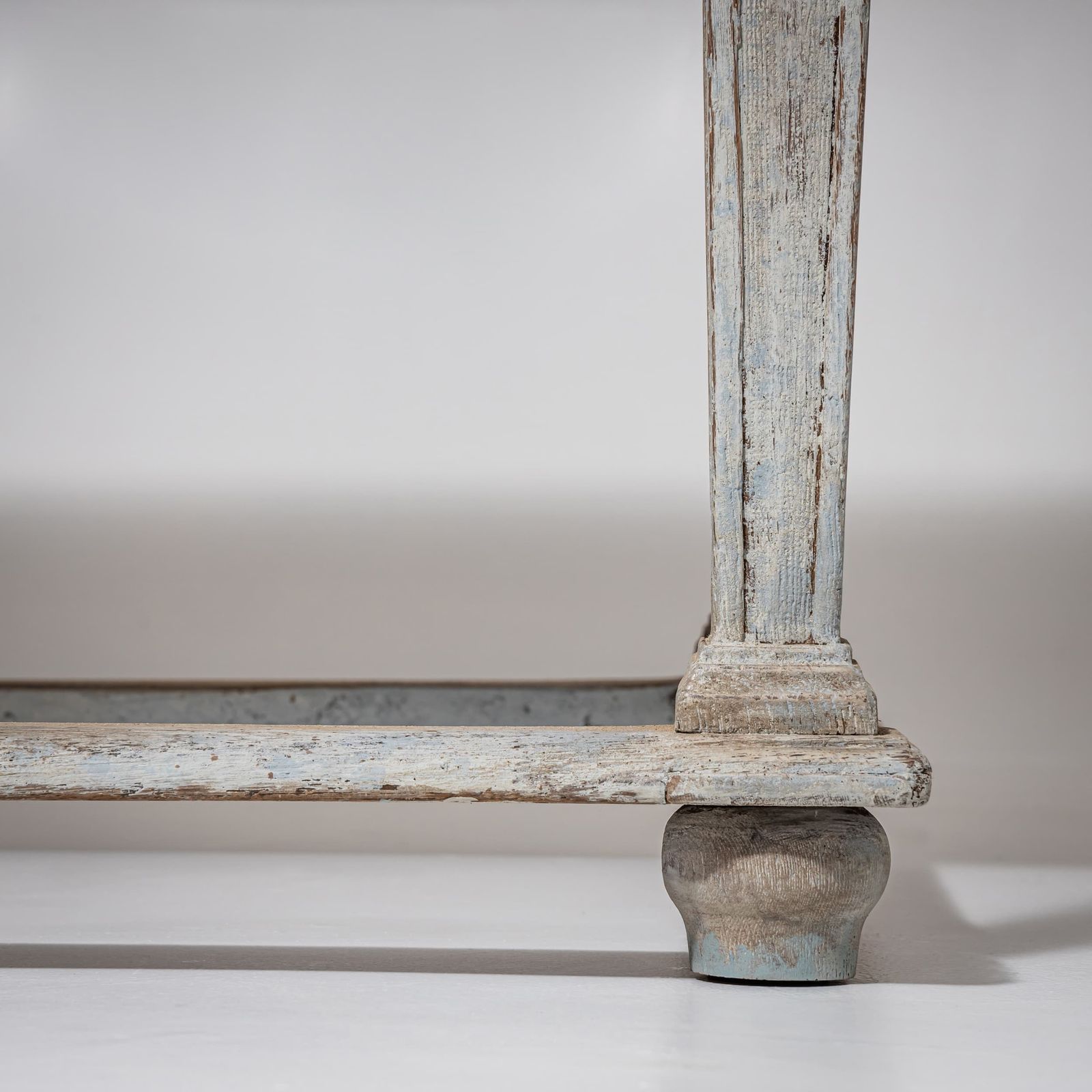 Provincial Louis XVI Dining Table With Grey Finish, Late 18th Century photo 1500.0