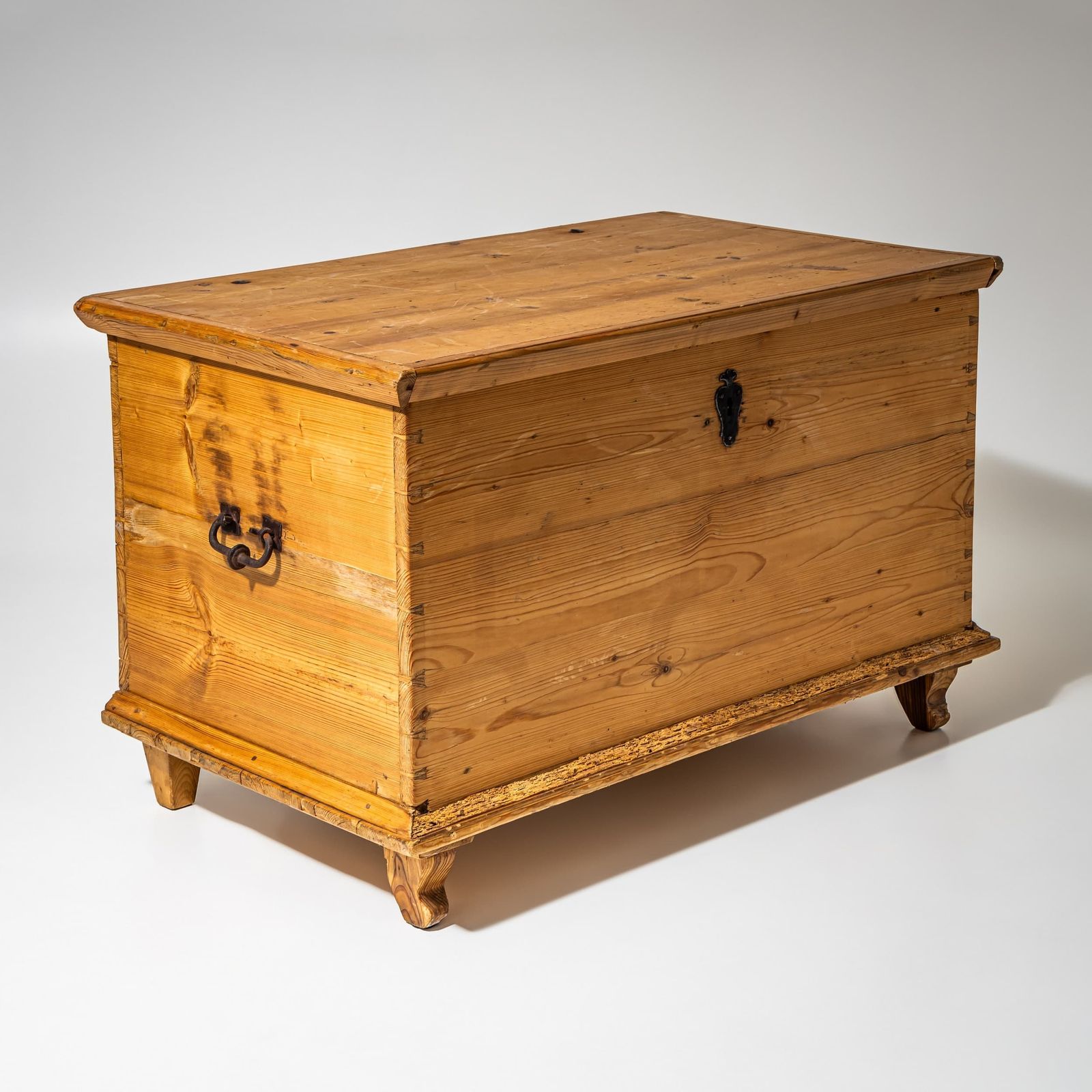 photo furniture Rustic Chest, Southern Germany/Franconia, Fir, Mid 19th Century