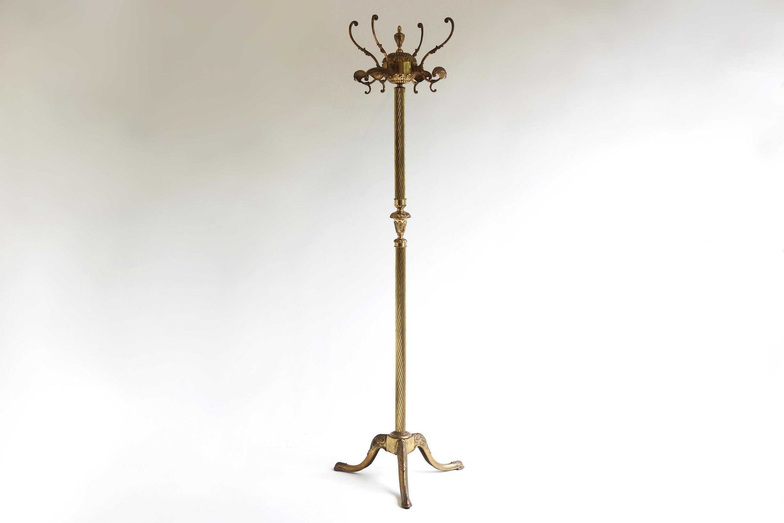Mid Century Ornate Brass Free Standing Hall Tree – 1960s Italian Vintage Golden Coat Rack Entryway Antique Style Twisted Column