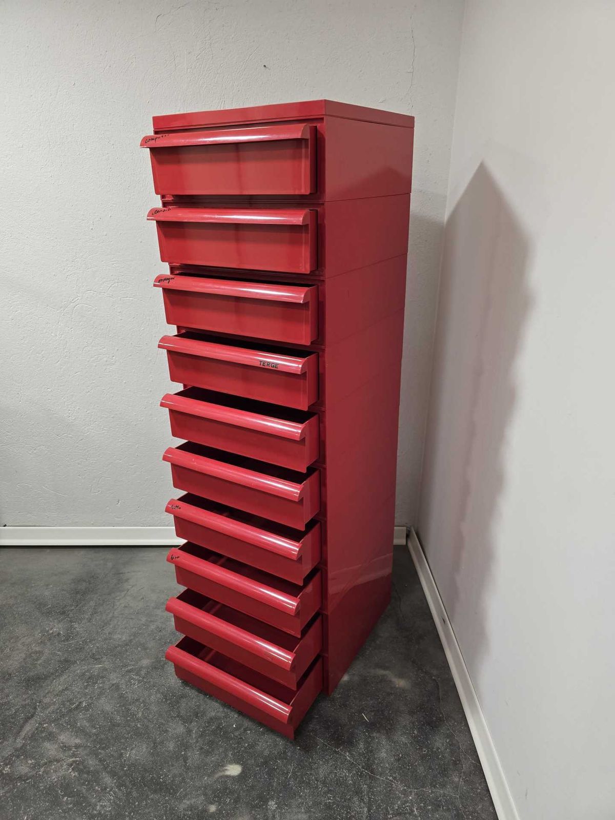 Kartell Drawers By Simon Fussell 1970s photo vinterior
