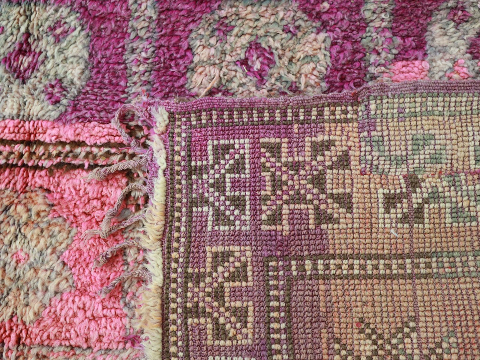 Textiles Alennas Vintage Moroccan Rug 6'0" X10'5" photo