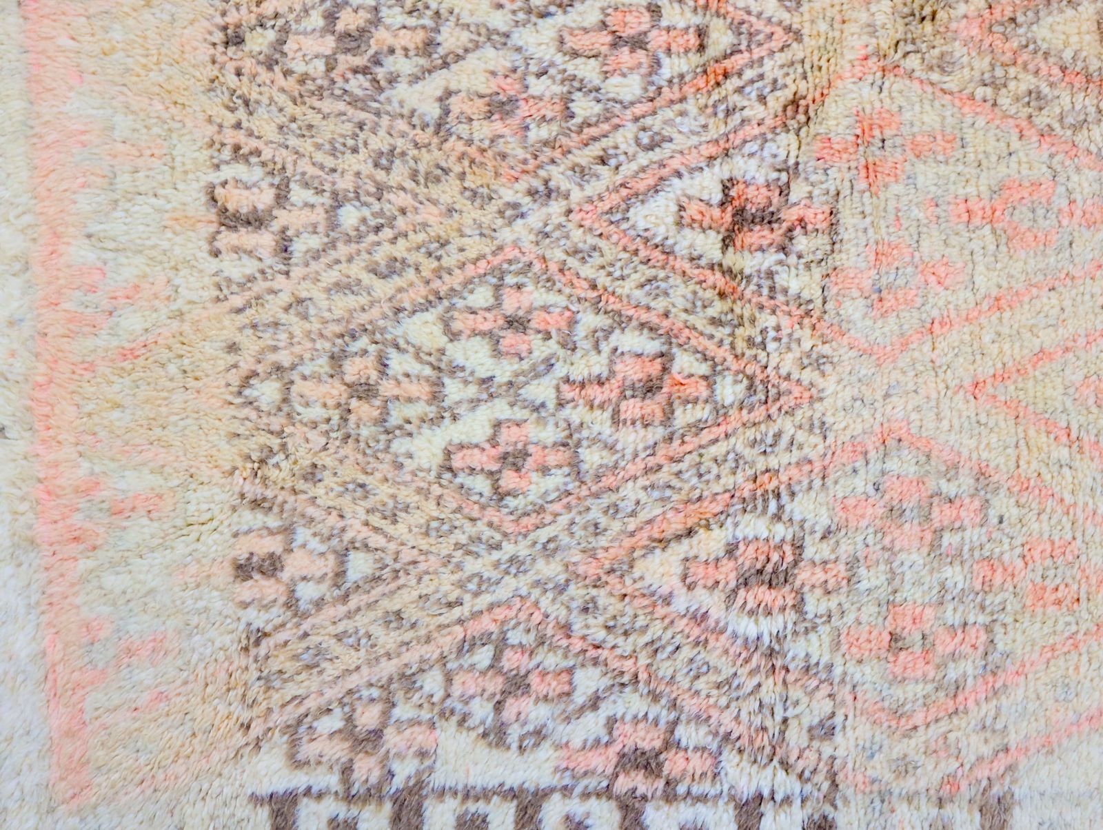 photo furniture Hizal Vintage Moroccan Rug 5'1" X 9'3"