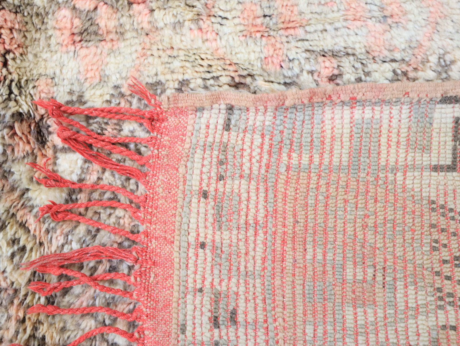Textiles Hizal Vintage Moroccan Rug 5'1" X 9'3" photo