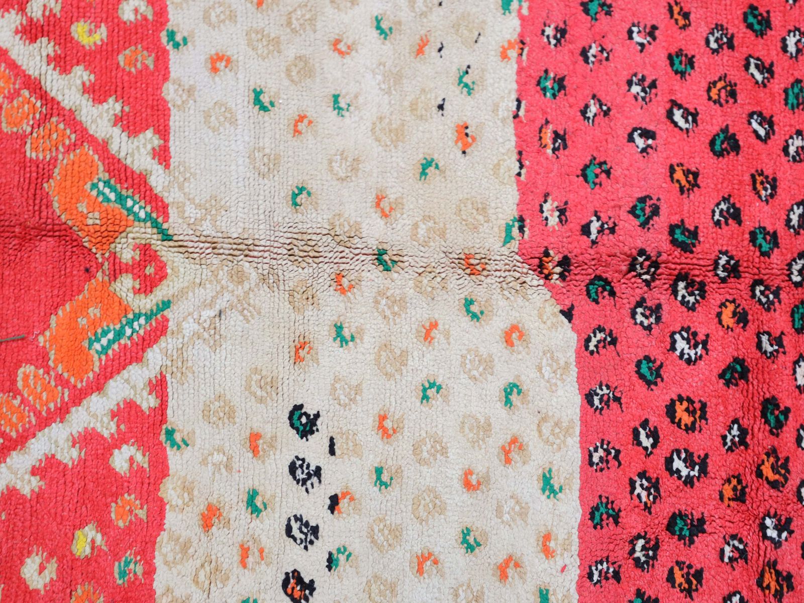 Textiles Beti Vintage Moroccan Rug  5'7" X 11'7" photo
