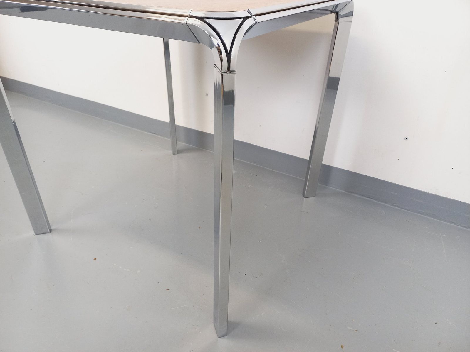 Pierre Paulin Square Table In Rosewood And Chrome Metal photo vinterior