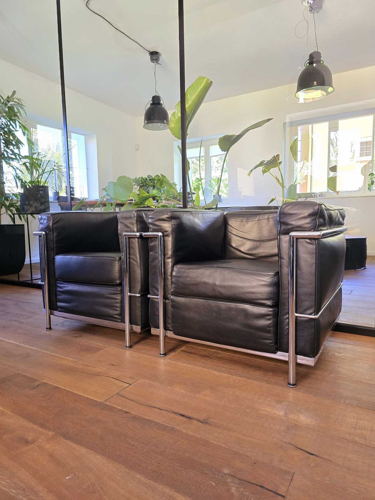 photo furniture Lc2  Le Corbusier Armchair, 1990 S