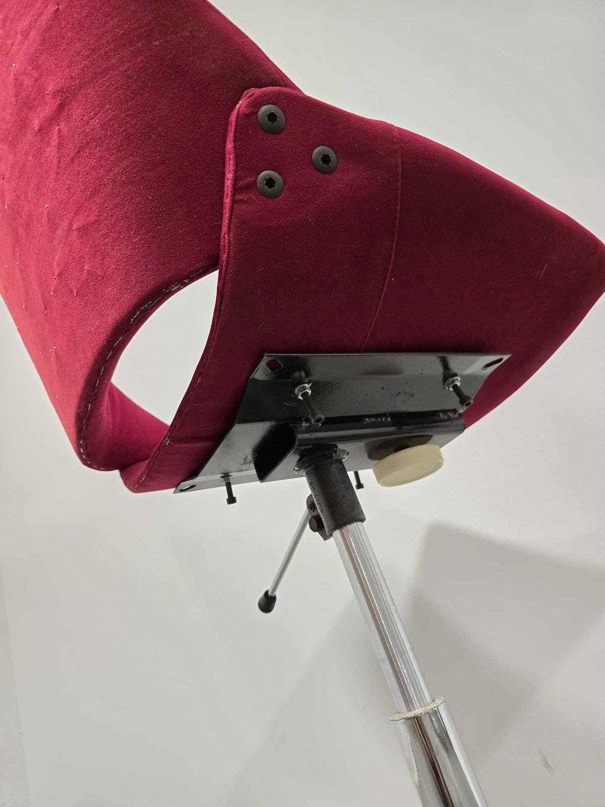 Red Swivel Desk Chair 1970s, Vintage photo 248.0
