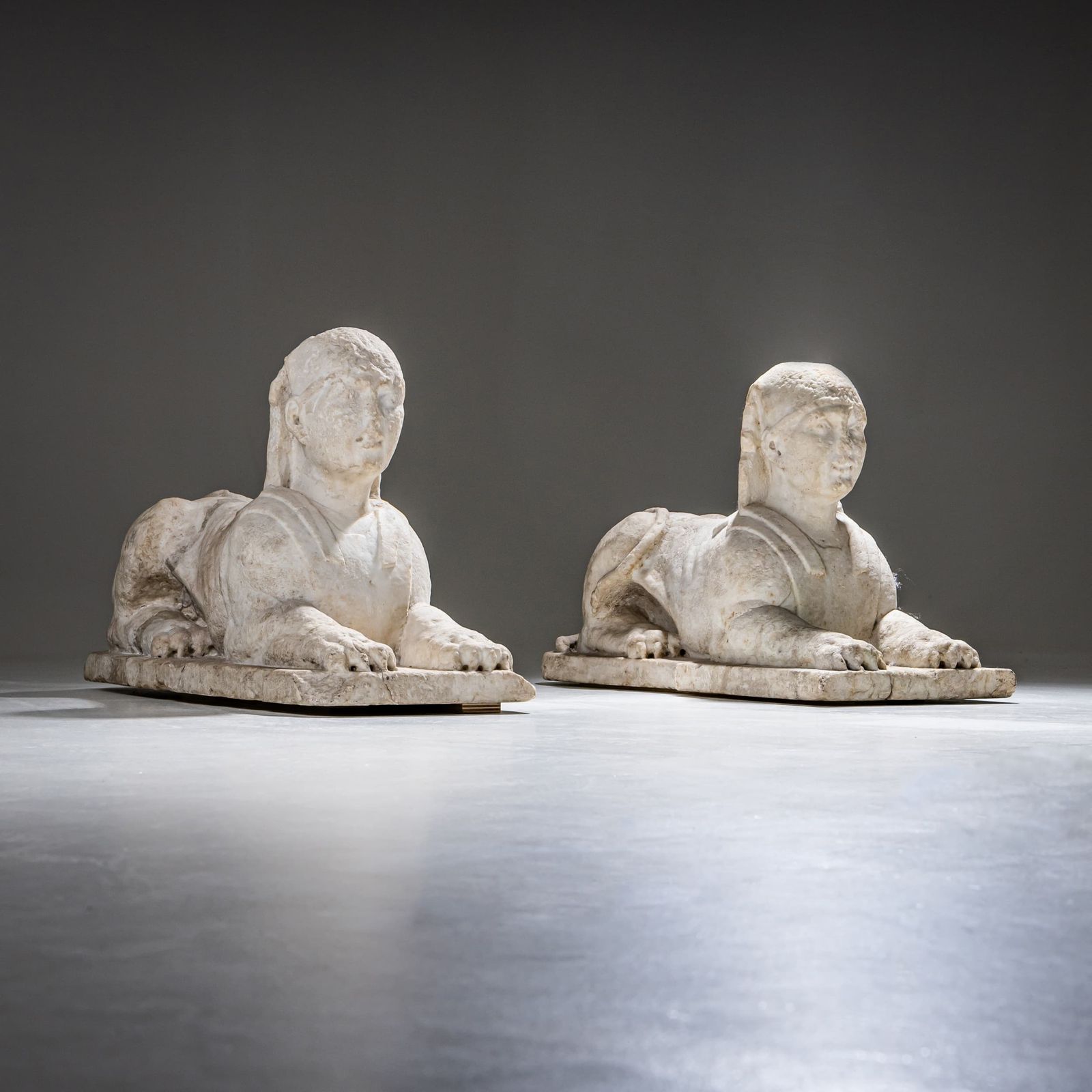 Pair Of Marble Sphinxes, Italy, 17th Century photo vinterior