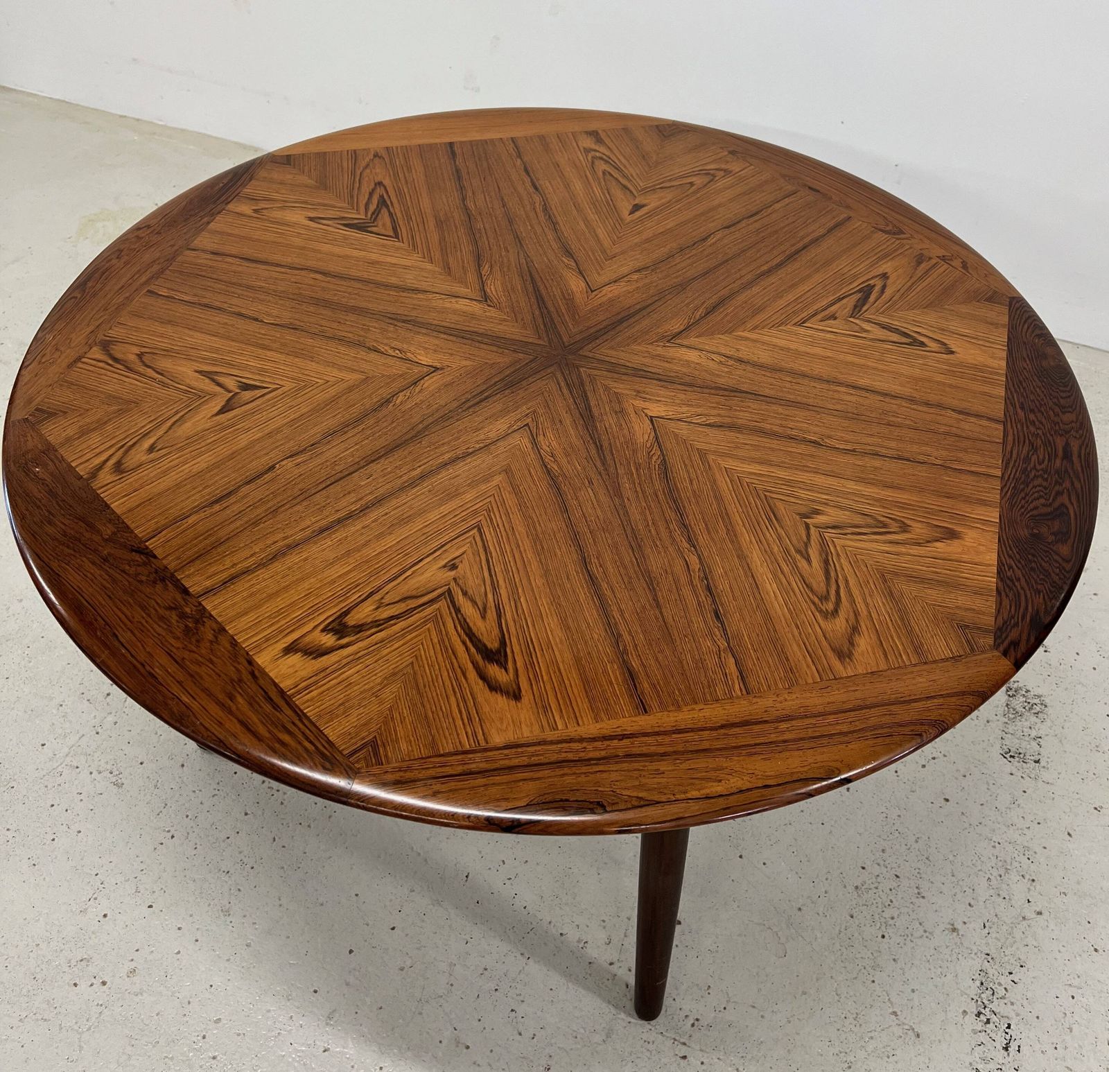 photo furniture Page 1 Of 10 Hw Klein Rosewood Coffee Table