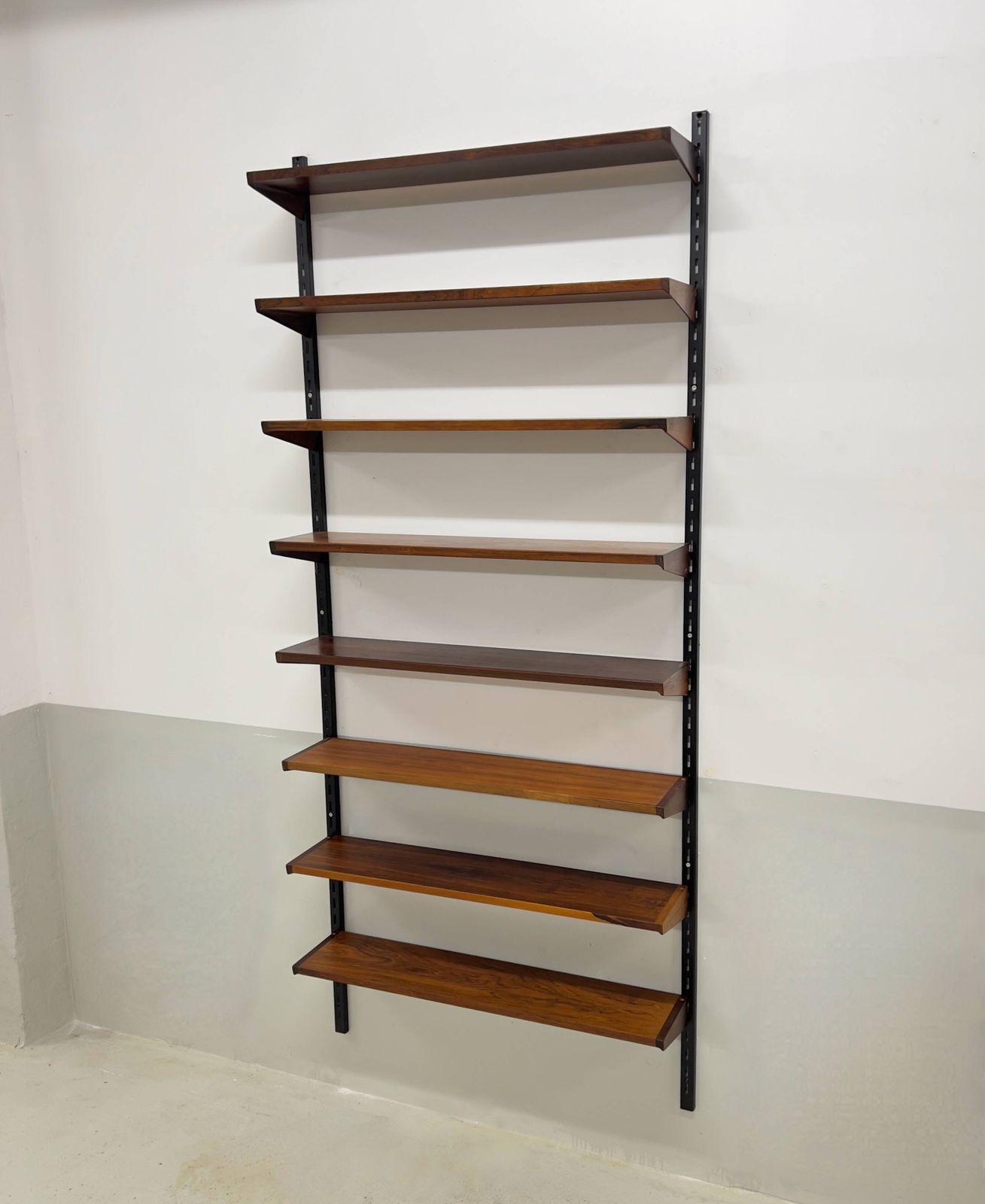 photo buy Kai Kristiansen Rosewood Shelving System, Felballes Møbler.