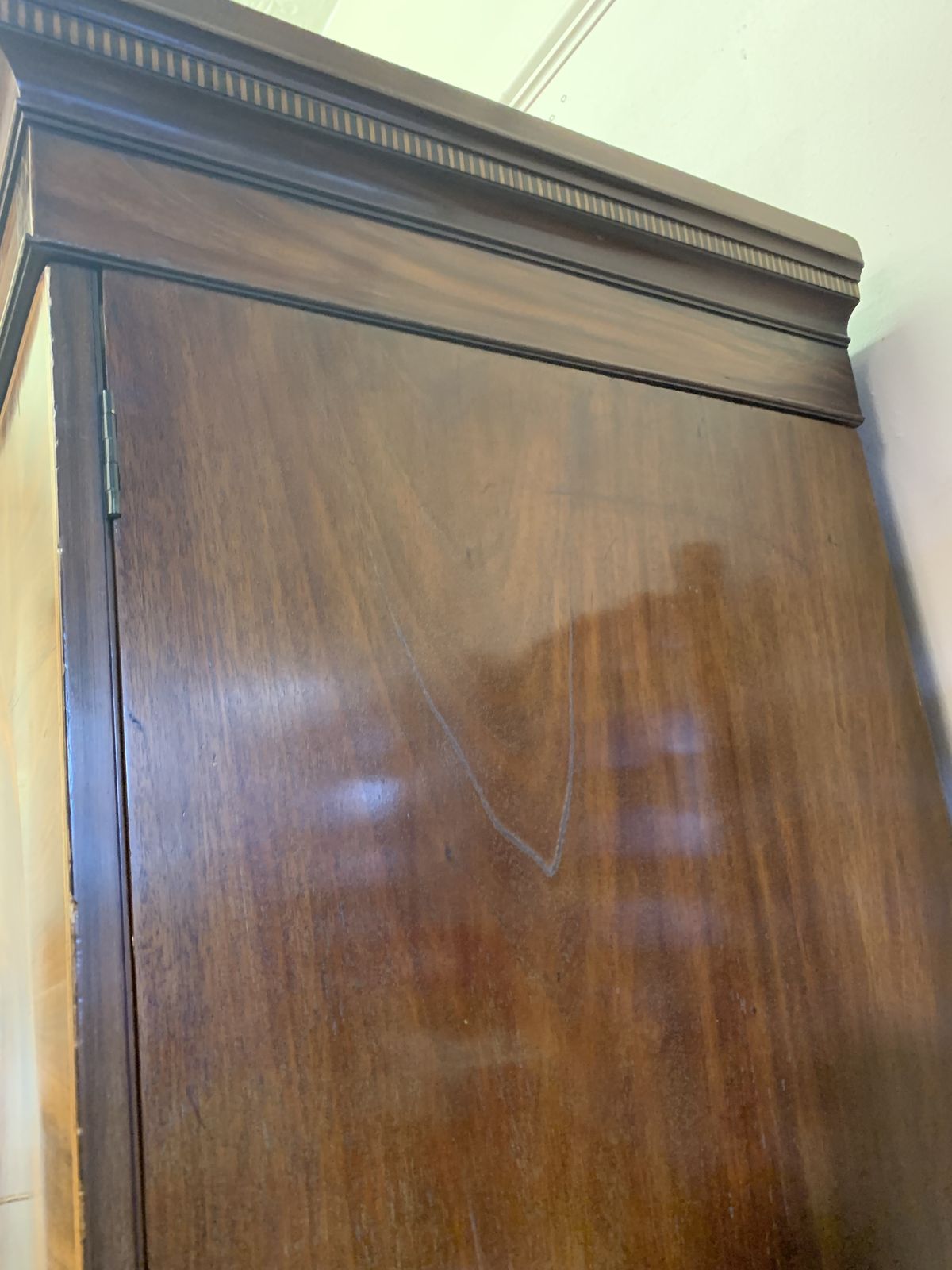 2750.0 Elegant Antique Mahogany Country House Linen Press photo