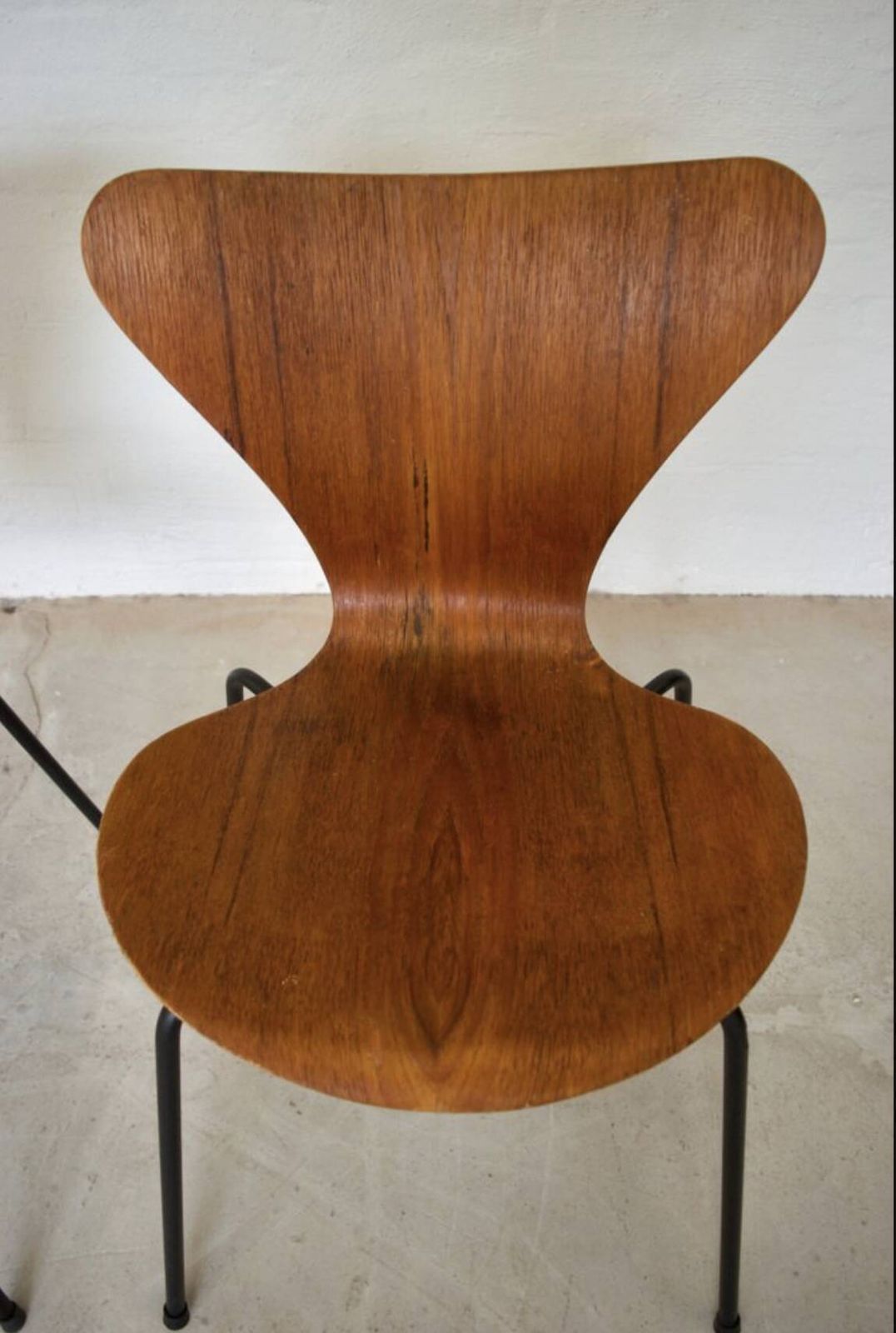 Model 3107 Dining Chairs In Teak By Arne Jacobsen For Fritz Hansen. photo for sale
