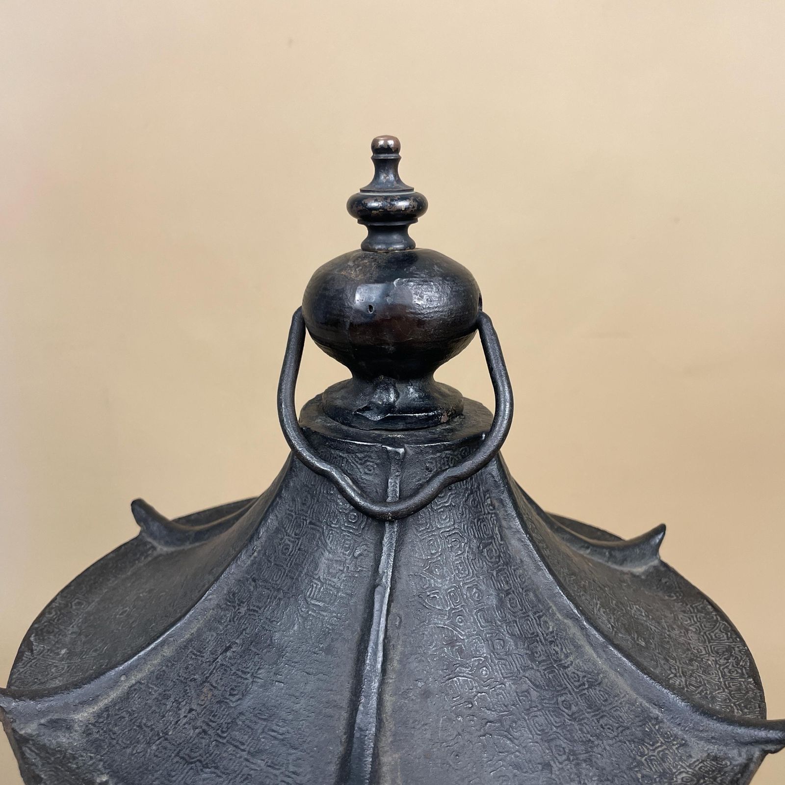 Vintage Japanese Pagoda Lantern Oriental Lamp Cast Metal Asian Style Garden Light Decor Mid Century Indoor Outdoor Lighting Home Accent Lamp photo for sale