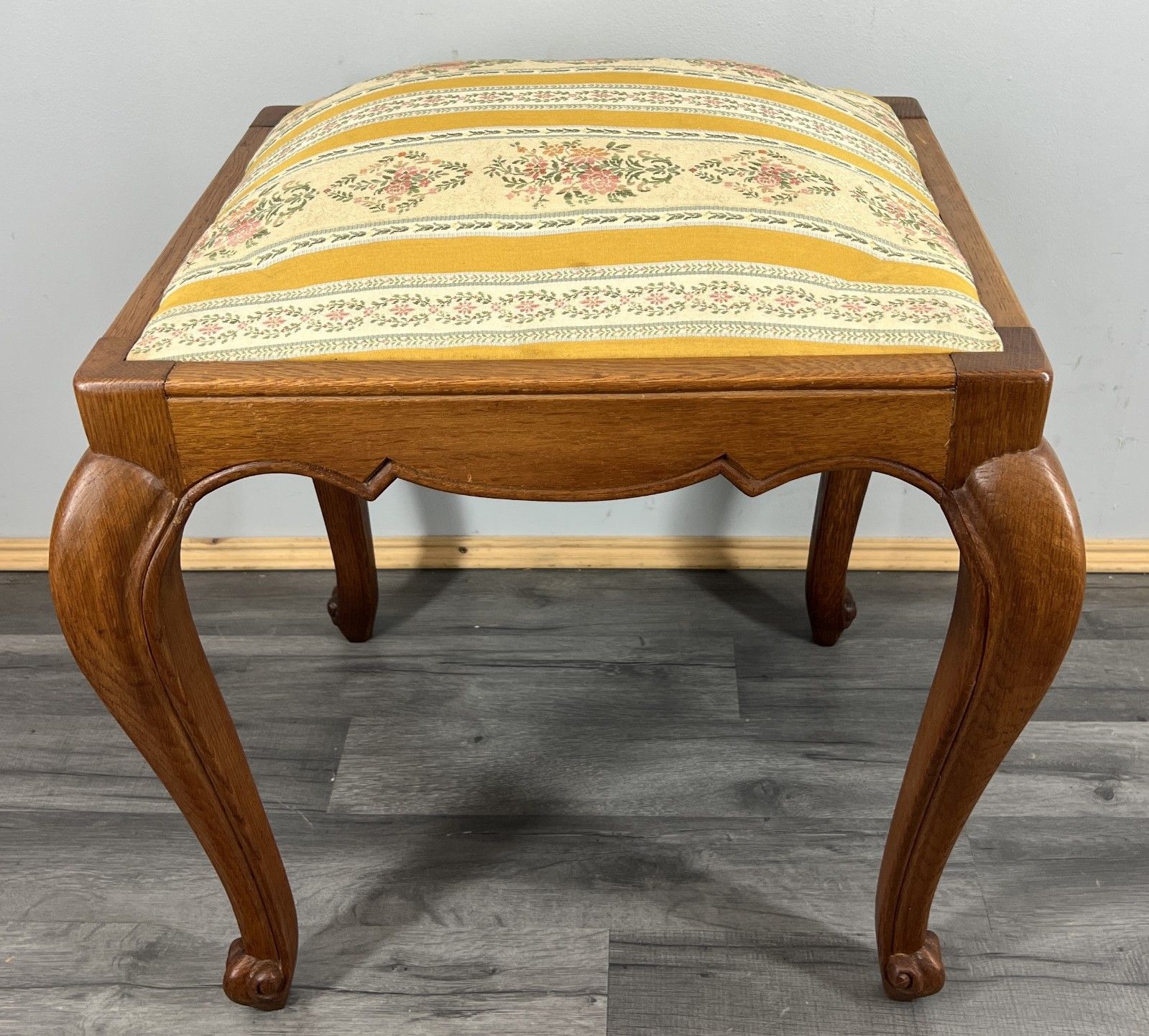 Footstool Vintage French Louis Style Oak Table Stool Upholstered Seat Lot 4214