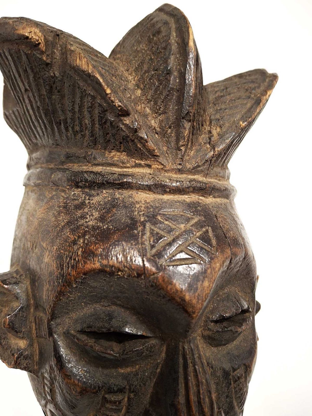 photo furniture Vintage Chokwe Mask – Mid 20th Century – Angola – African Tribal Art
