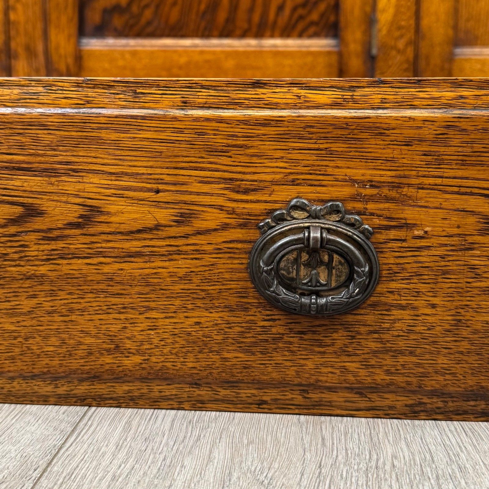photo vinterior Antique 20th Century Fine Quality Art Nouveau Dresser In Oak